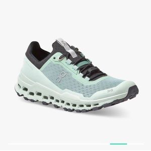 On Running Cloudultra trail running shoes size 7.5